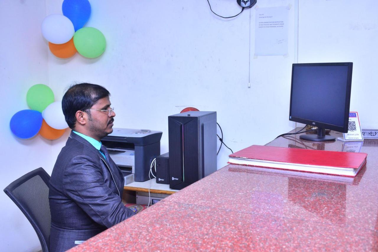 Hotel Mid East Haridaspur Екстериор снимка